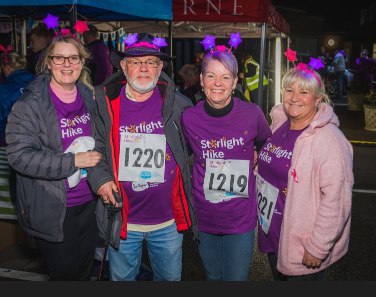 Photo of participants in the Sue Ryder Starlight Hike Thames Valley